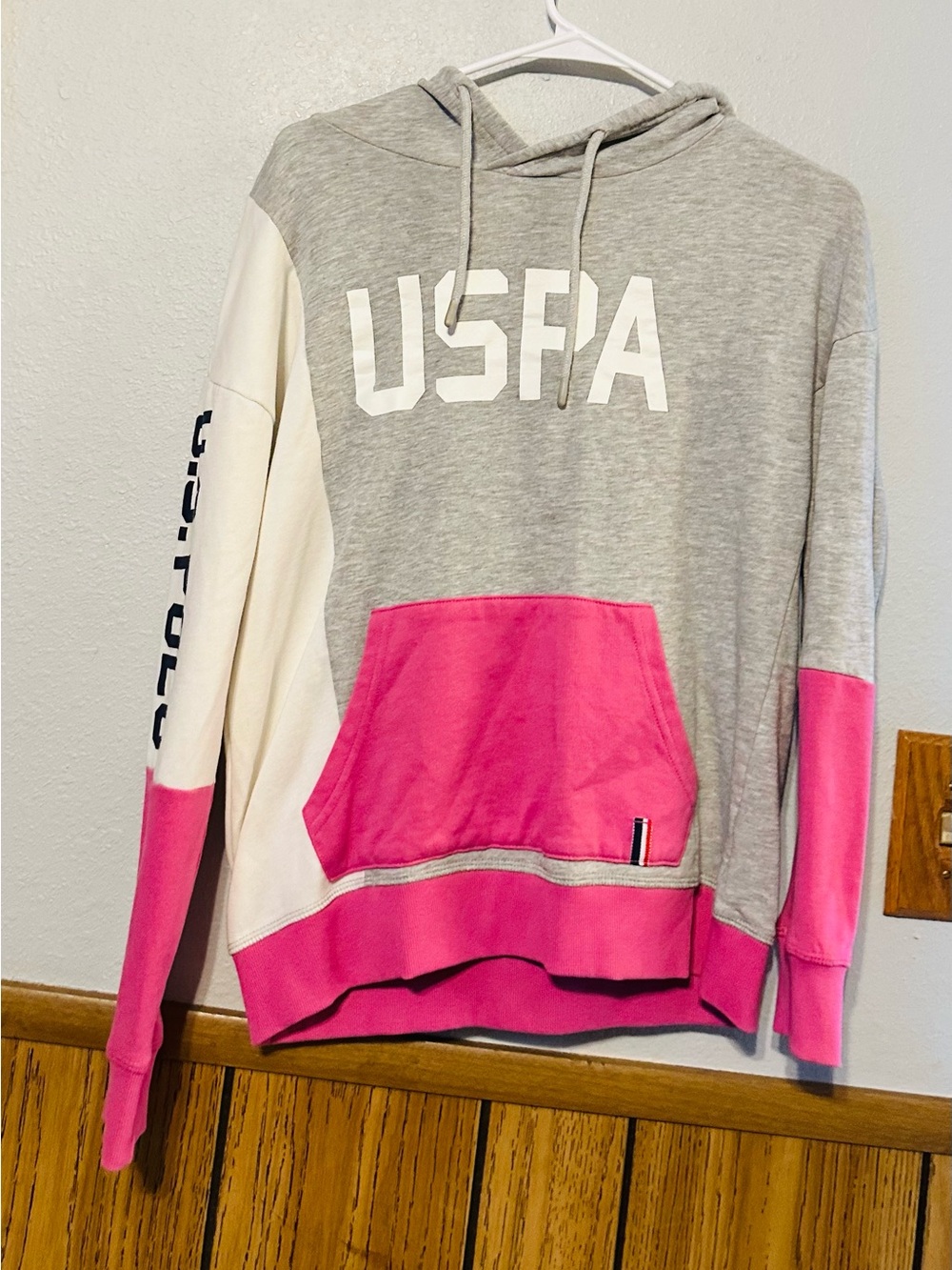 US POLO ASSN women size MEDIUM Gray & Pink Colorblock Hoodie Sweatshirt